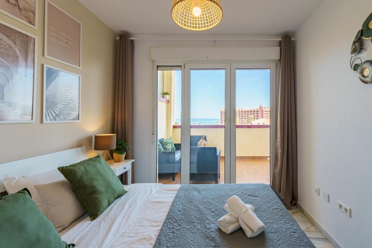 Chic Beachfront Flat With Amazing Sea Views And Private Indoor Parking Бенальмадена Экстерьер фото